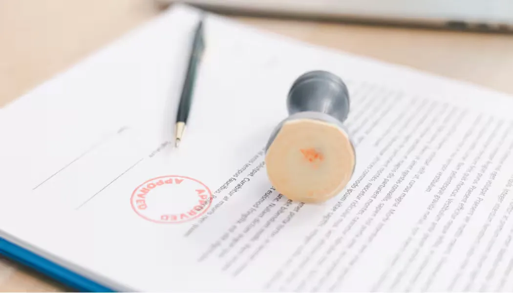 A service or employment contract, essential documents for the Digital Nomad Visa.